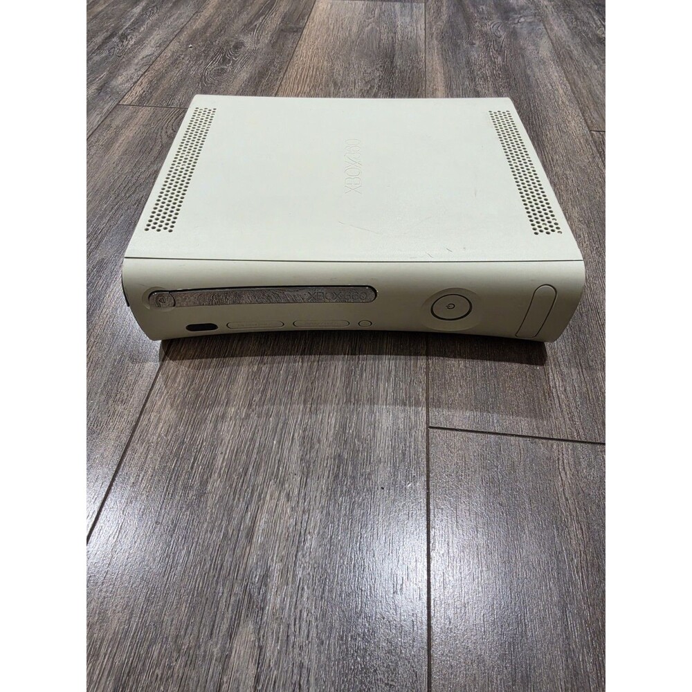 Xbox 360 White Console Microsoft For Parts Only, Turns On